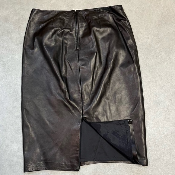 Danier ITALIAN LEATHER. Black Pencil Skirt Knee-Length Cocktail. Size 4 - Picture 6 of 8